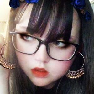 Meet your Posher, Nadia